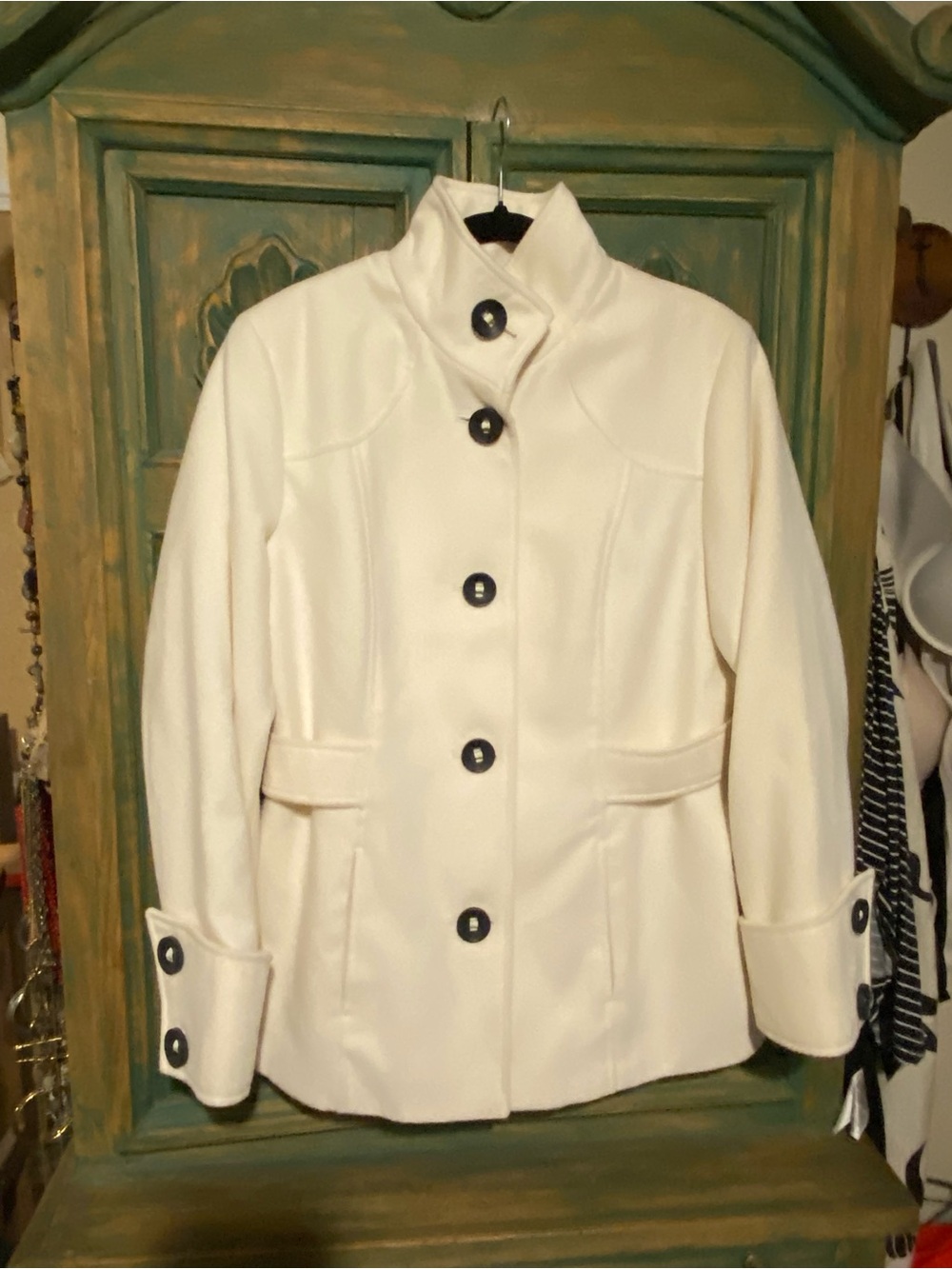 Women’s Cream Button-Front Stand Collar Coat